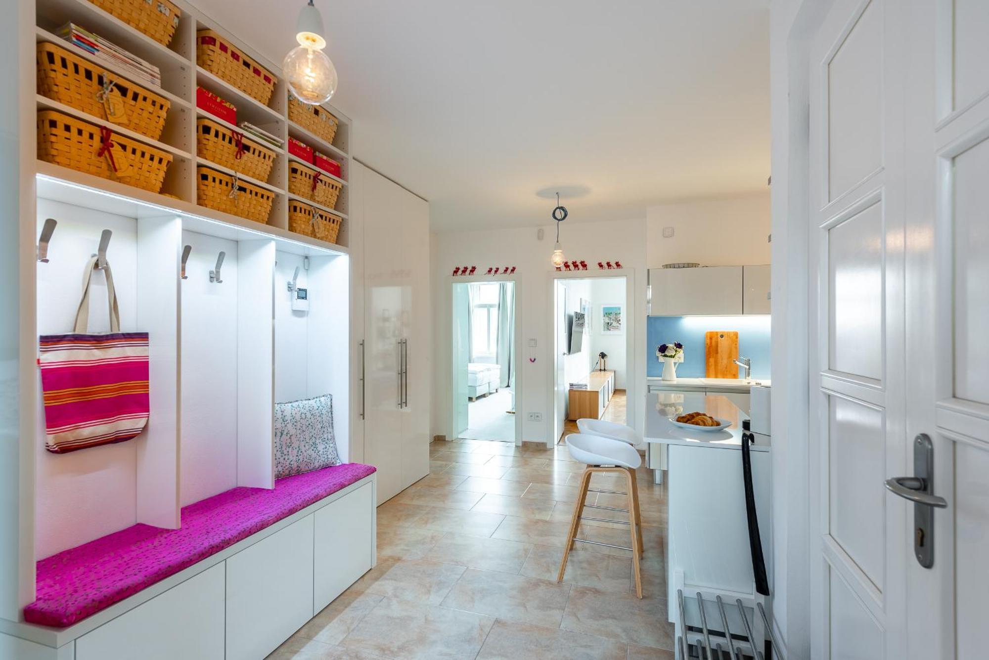 *sunny And Stylish* With Balcony Near Tv Tower Апартаменты